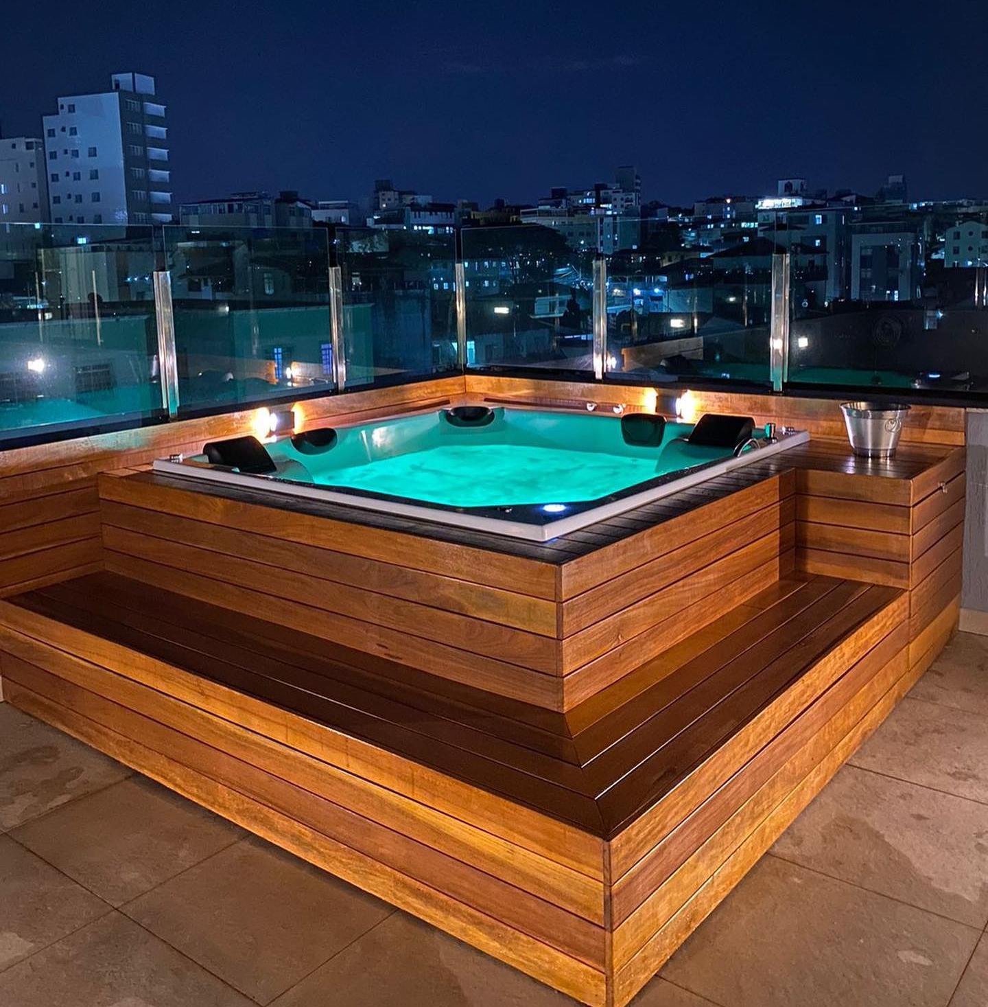 Banheira Premium Rooftop 6 Lugares